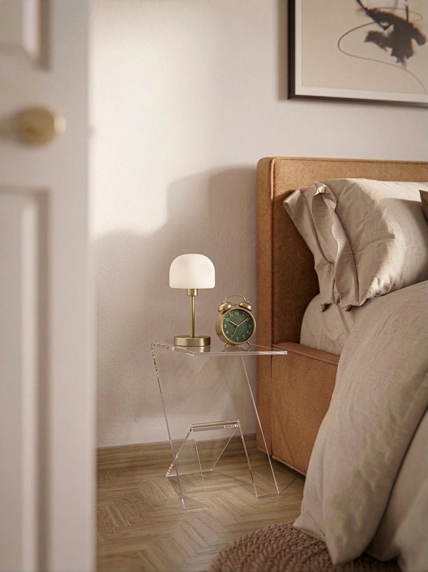 Comodino Zylhos trasparente in camera da letto